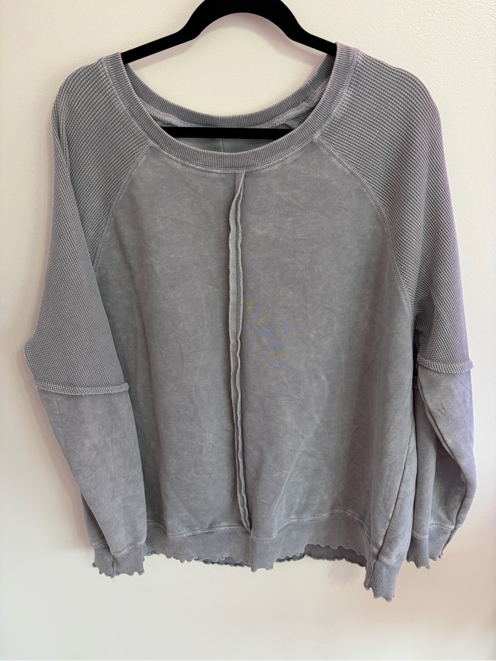 Women's Pullover Sweatshirt in Light Gray